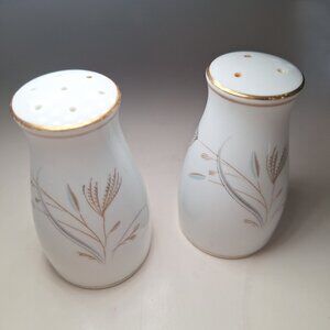 Vintage Noritake Japan Salt Pepper Shakers Gold Trim Wheat Design Porcelain